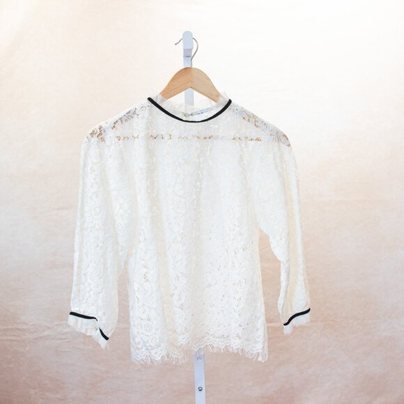 Velvet lace top - Picture 1 of 3